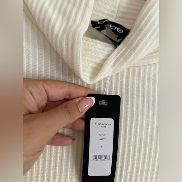 Bebe sweater dress - Picture 2 of 2